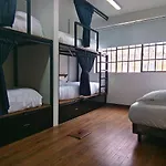 Media Luna Hostel Bogota